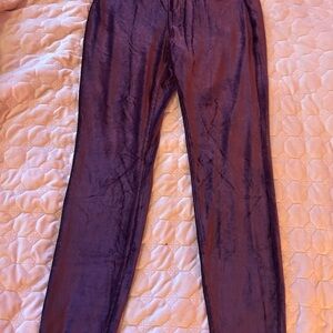 HUE Studio Burgundy Leggings